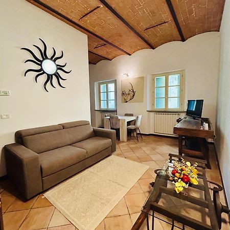 Elisia Apartment Terricciola Bagian luar foto
