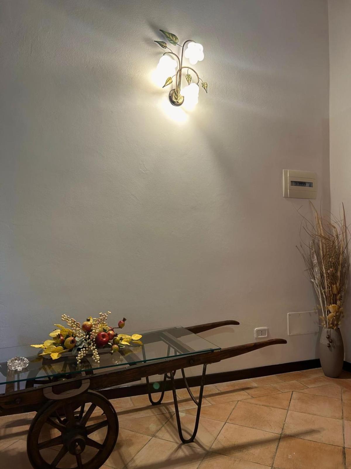 Elisia Apartment Terricciola Bagian luar foto