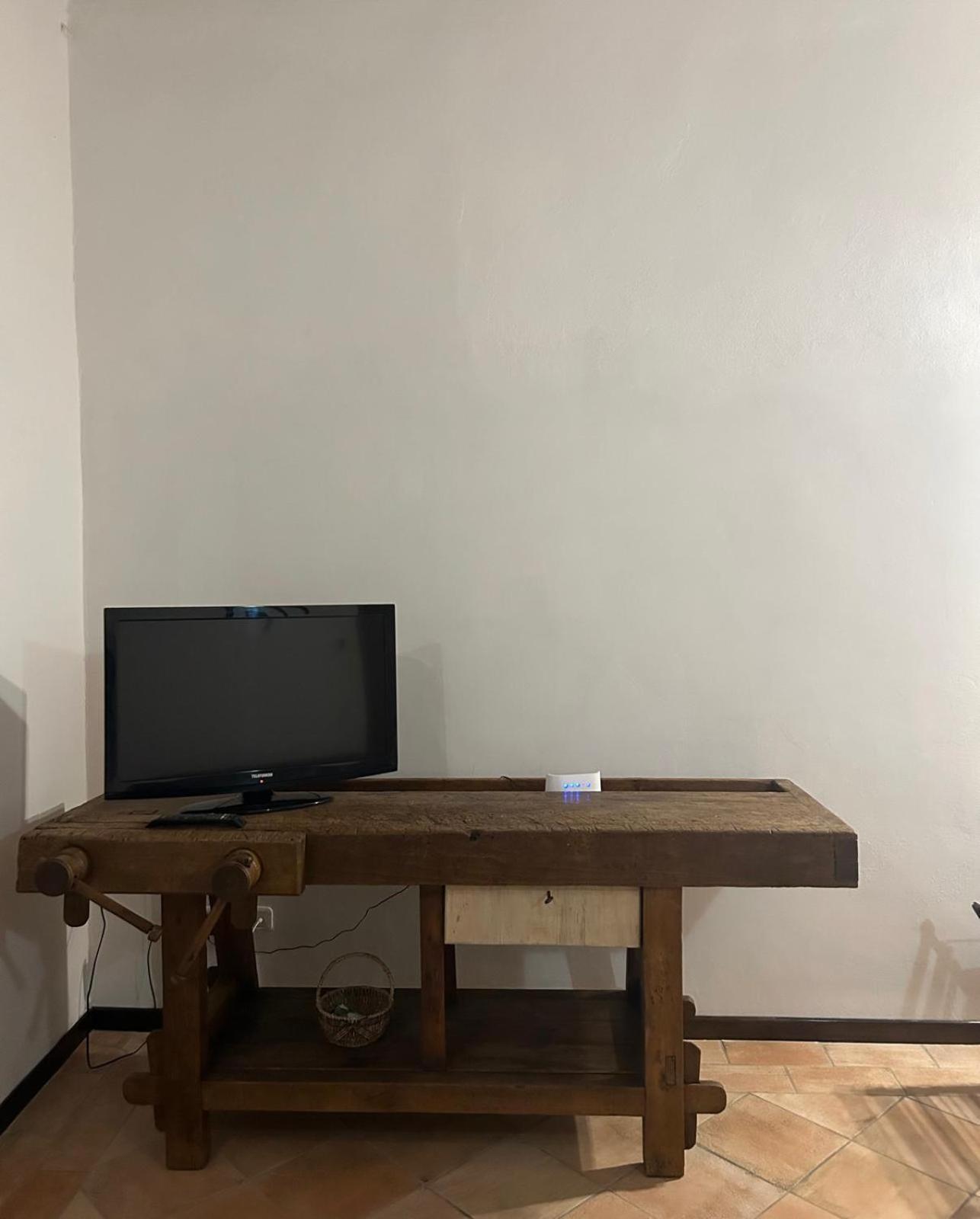 Elisia Apartment Terricciola Bagian luar foto