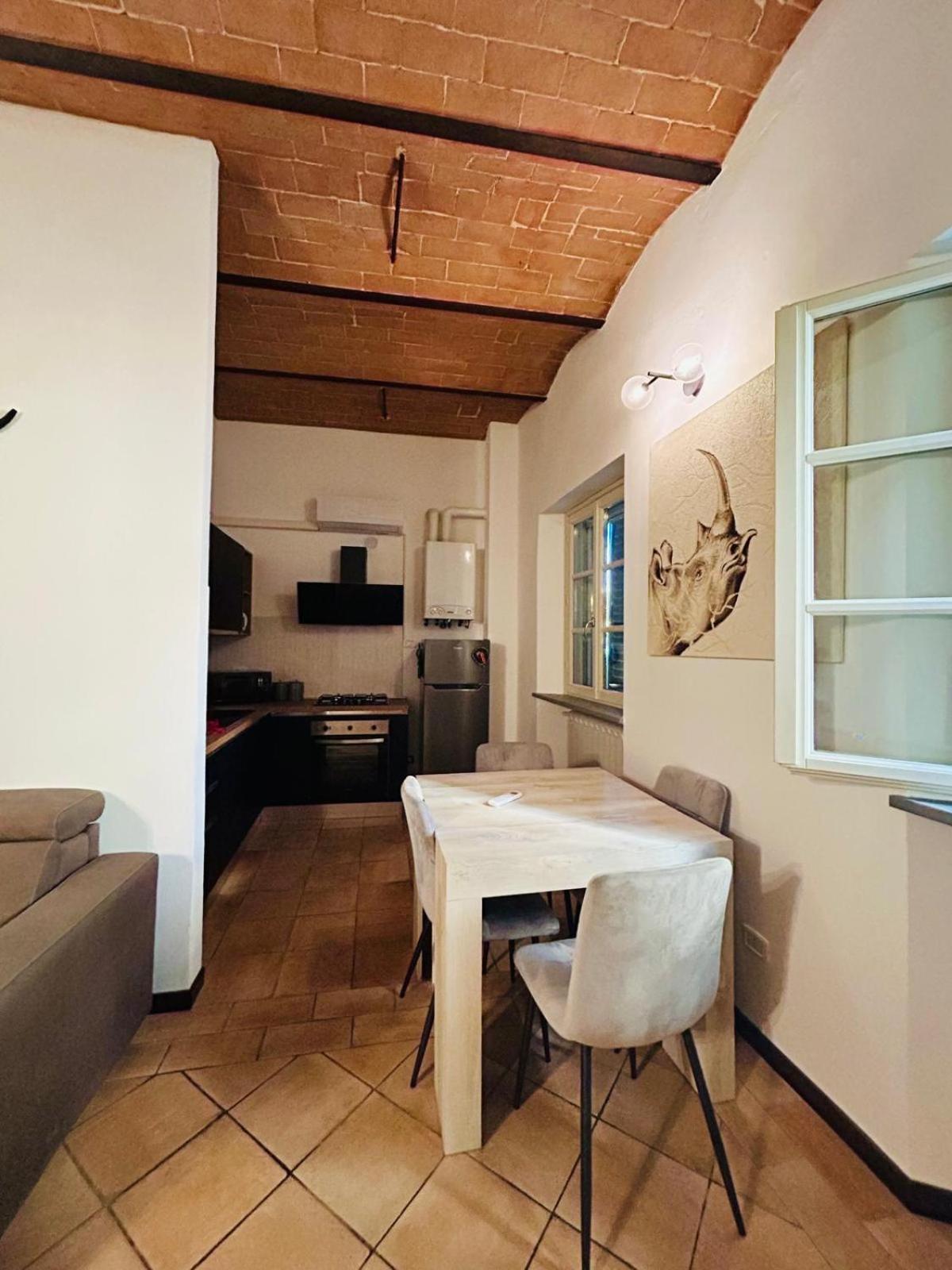 Elisia Apartment Terricciola Bagian luar foto