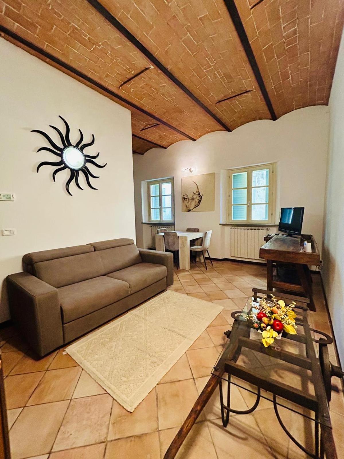 Elisia Apartment Terricciola Bagian luar foto